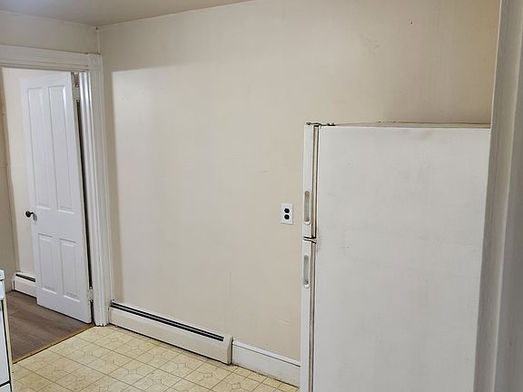 2nd image of 643 1st St #2