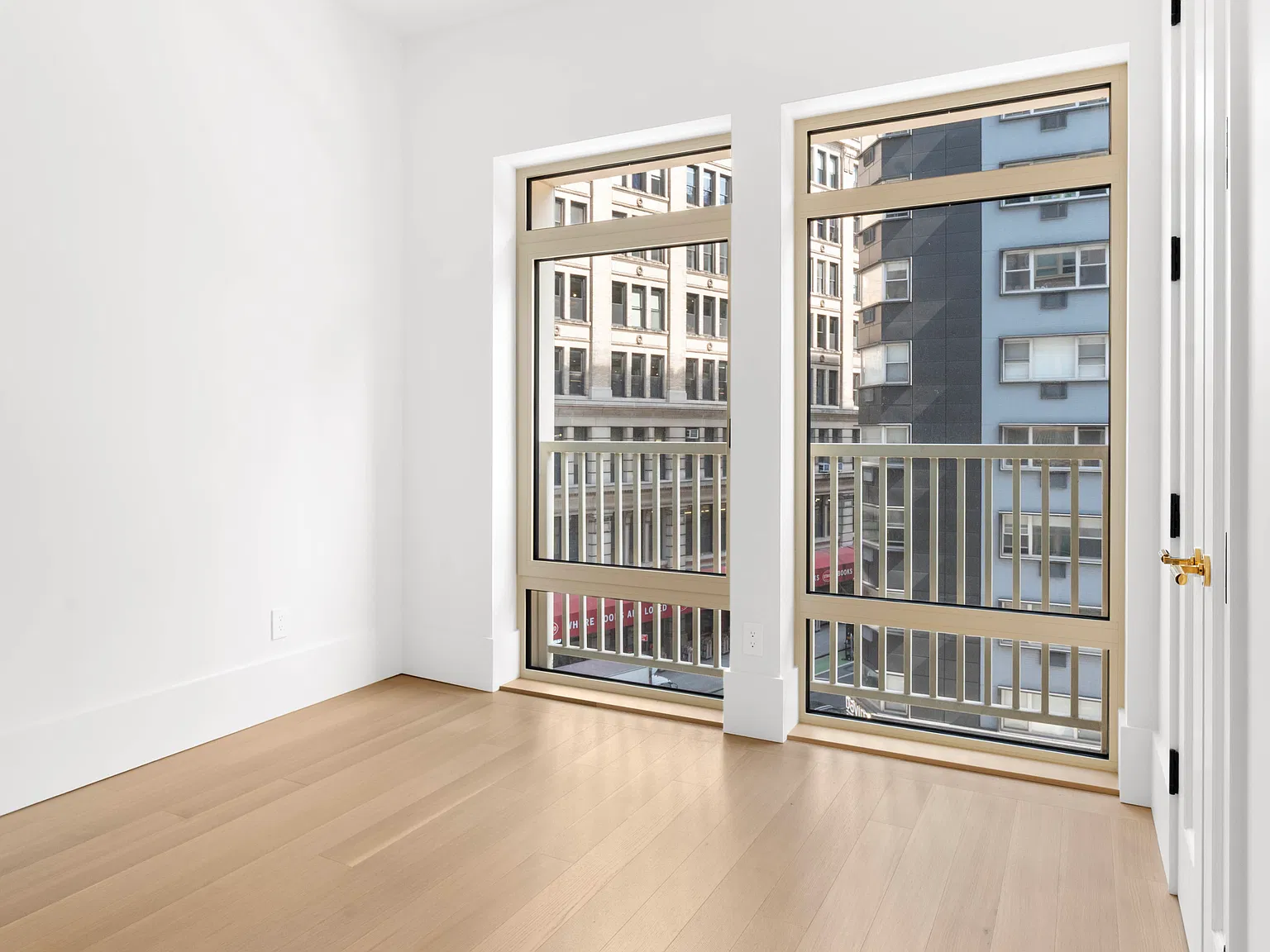 815 Broadway — Photo 2