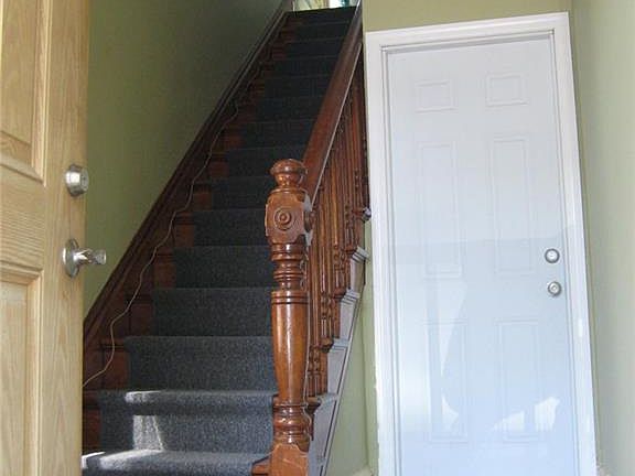 4th image of 159 Beekman Ave