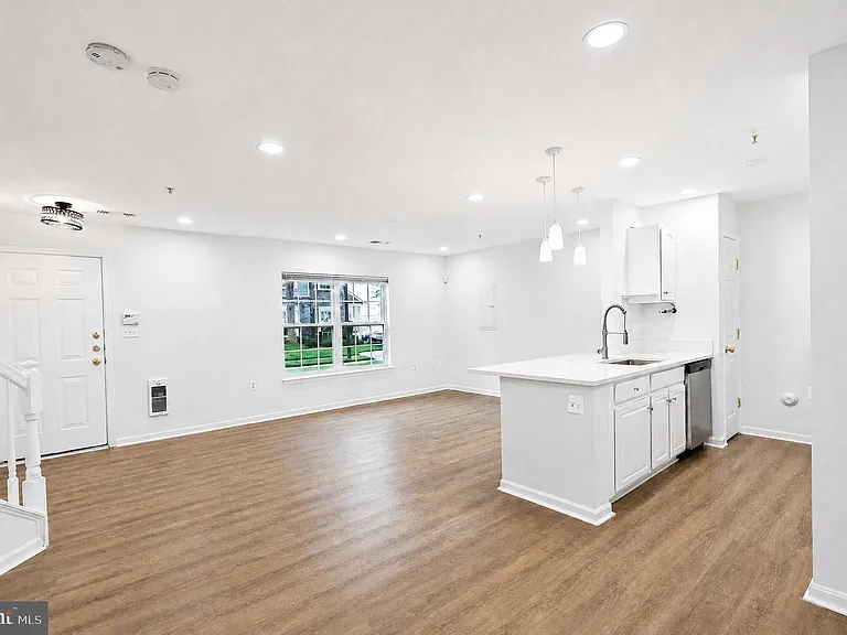 43577 Patching Pond Sq — Photo 10