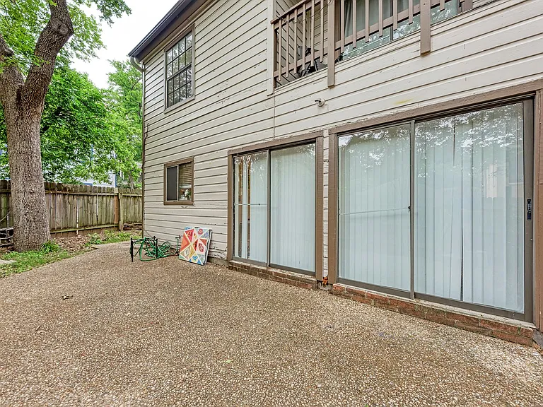 3102 Cedar St — Photo 35