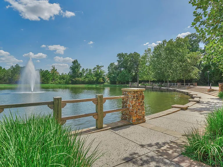 11 Shumard Oak Dr — Photo 26
