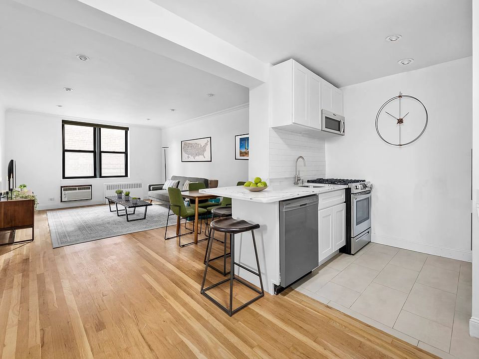 1st image of 100 Bank St APT 5J
