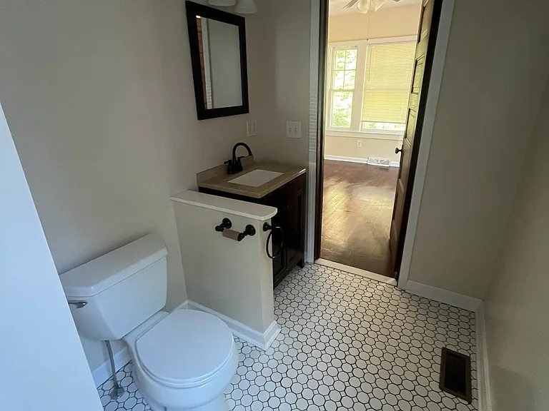 681 Whitney Rd W — Photo 5