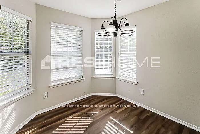 3037 Pinecrest St — Photo 6