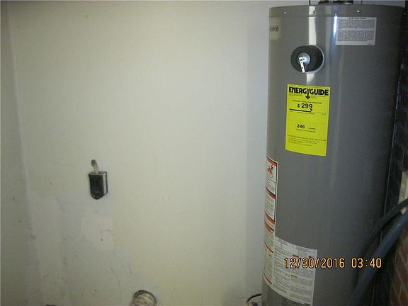 4th image of 307 S Jefferson Ave