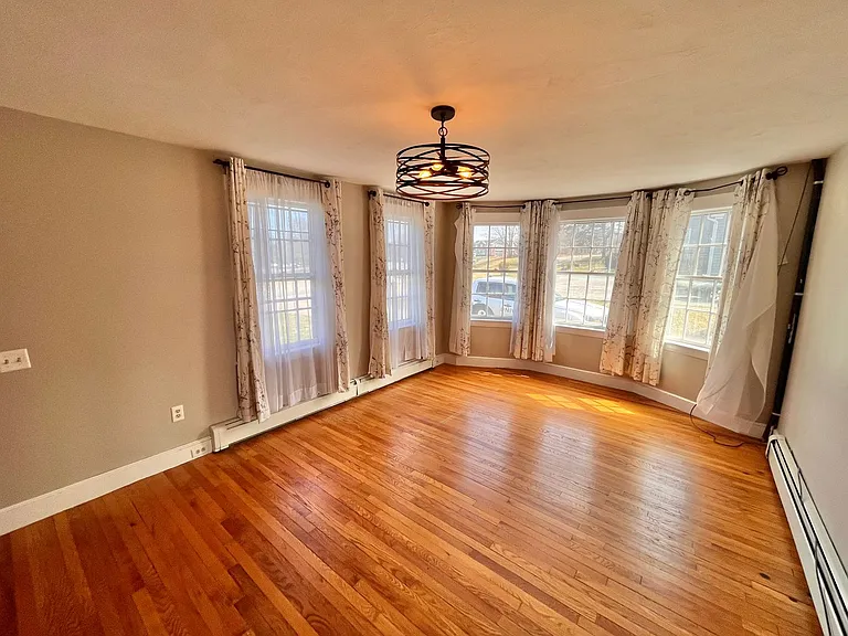 1430 Woodbury Ave — Photo 7