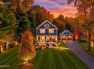 10 Emerald Terrace, Clifton Park, NY 12065