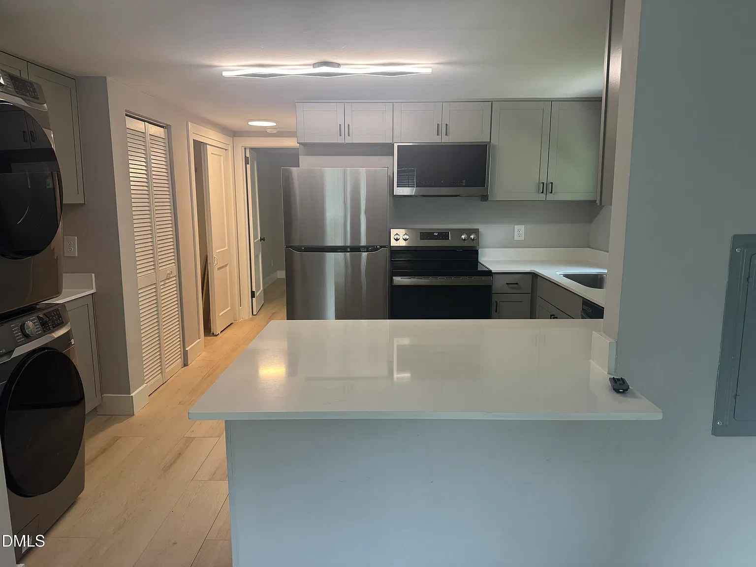 1 bed, 1.0 bath, $1,275 — Photo 2