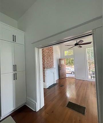 5th image of 814 Austerlitz St