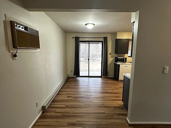 5th image of 3301 Hall St #303