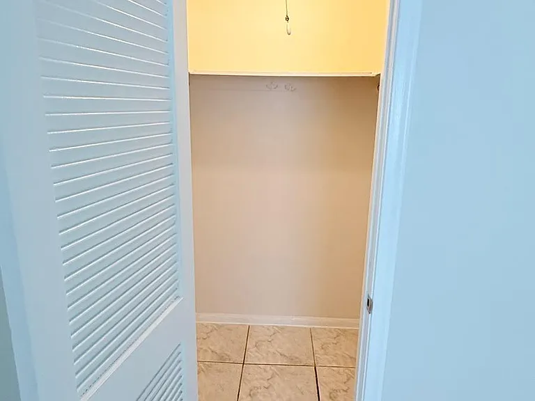 501 W Kalmia Dr #4 — Photo 10