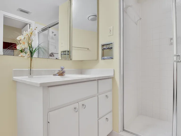 3939 Ocean Dr #307C — Photo 17
