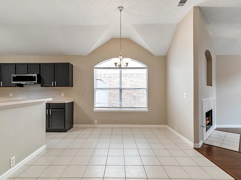 615 Lake Bridge Dr — Photo 23