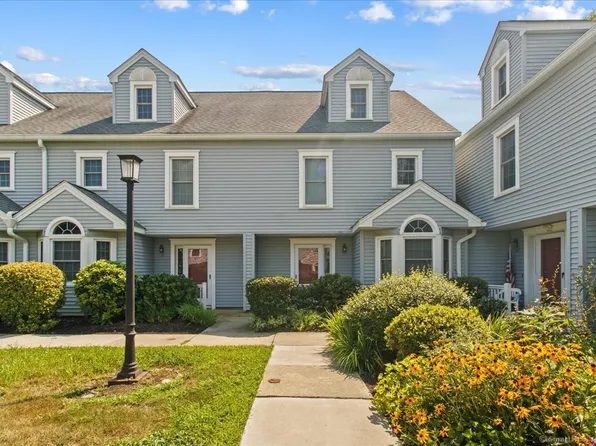 368 Meridian Street Extension APT 39, Groton, CT 06340