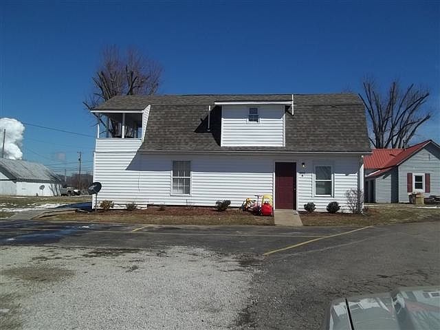 3 BR close to playground