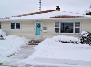 1908 25th St, Kenosha, WI 53140