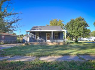 1604 W Division St, Decatur, IL 62526