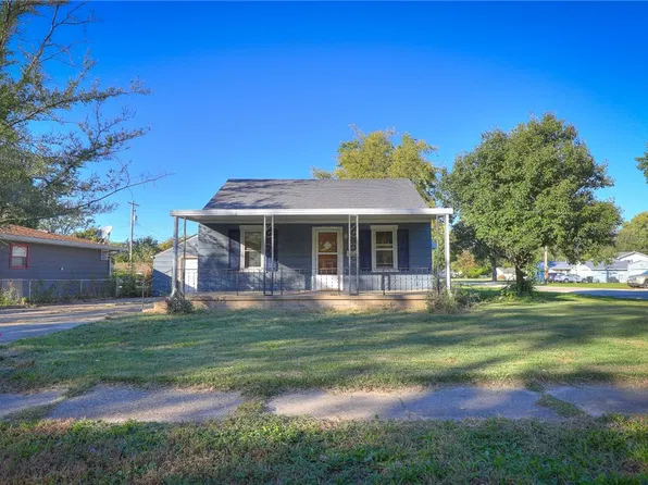 1604 W Division St, Decatur, IL 62526