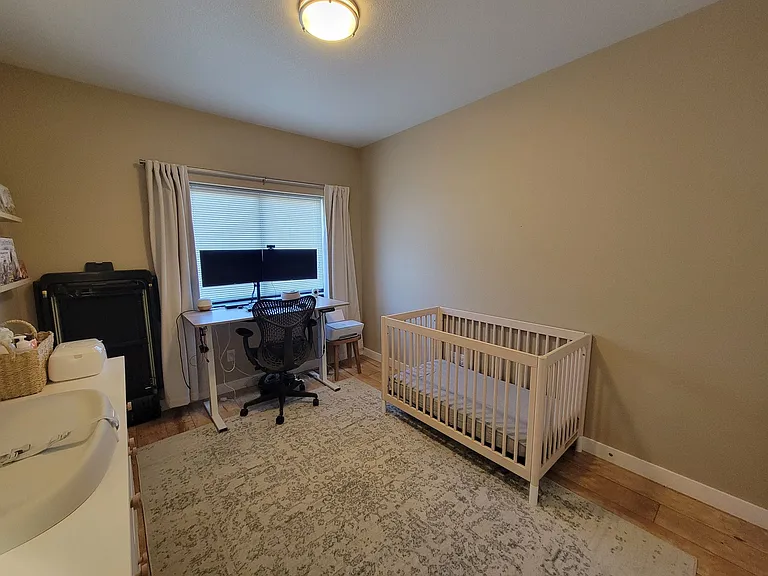 221 E 5th St — Photo 15