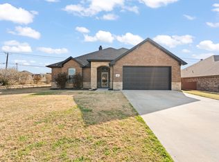 1601 Summercrest Dr, Cleburne, TX 76033
