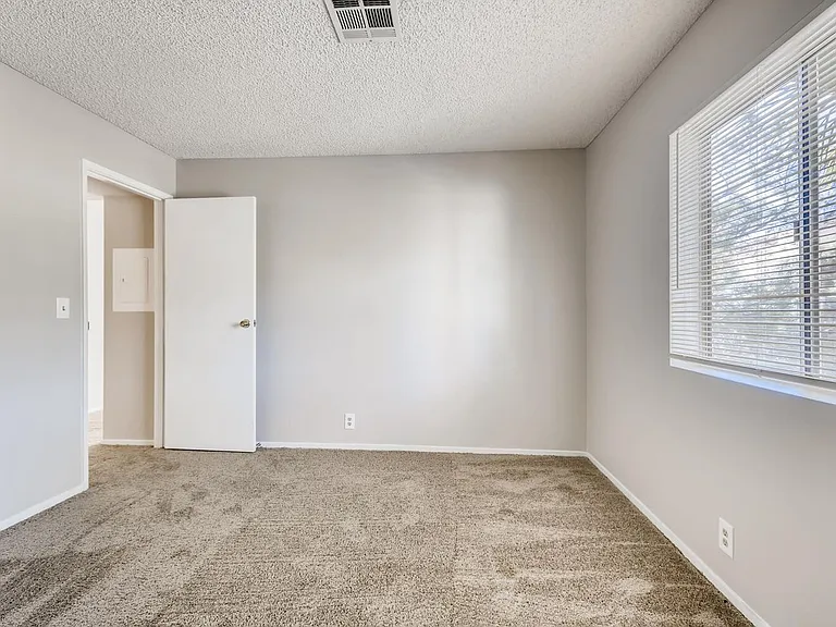 5171 Pioneer Ave #202 — Photo 21