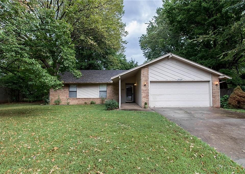 1st image of 2824 W Dove Dr