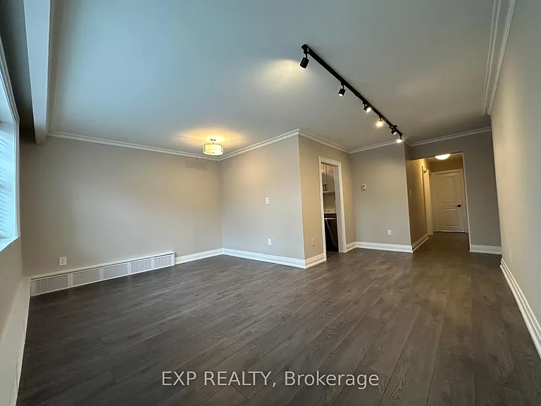 27 Paisley Blvd E #2 — Photo 3