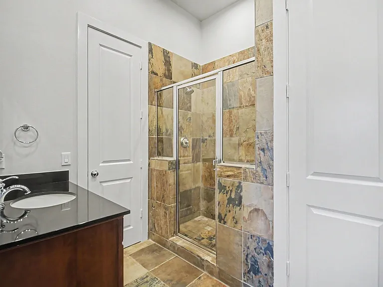 1744 W 25th St — Photo 9