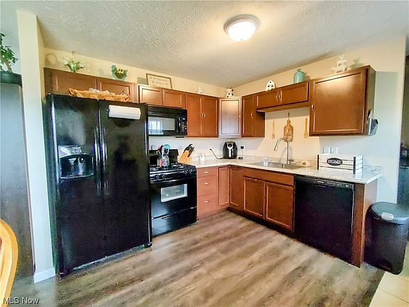 5th image of 4233 Sabin Dr