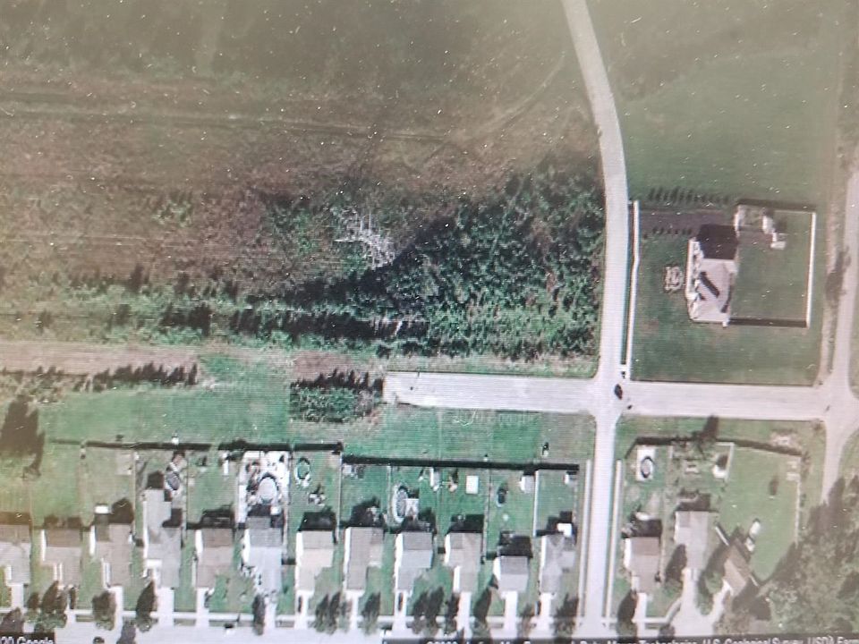 2nd image of 1480 E 61st Ave