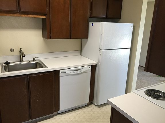 3rd image of 2318 Yale Ave E APT 203