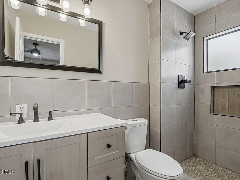 2624 Lake Victoria Dr #A — Photo 19