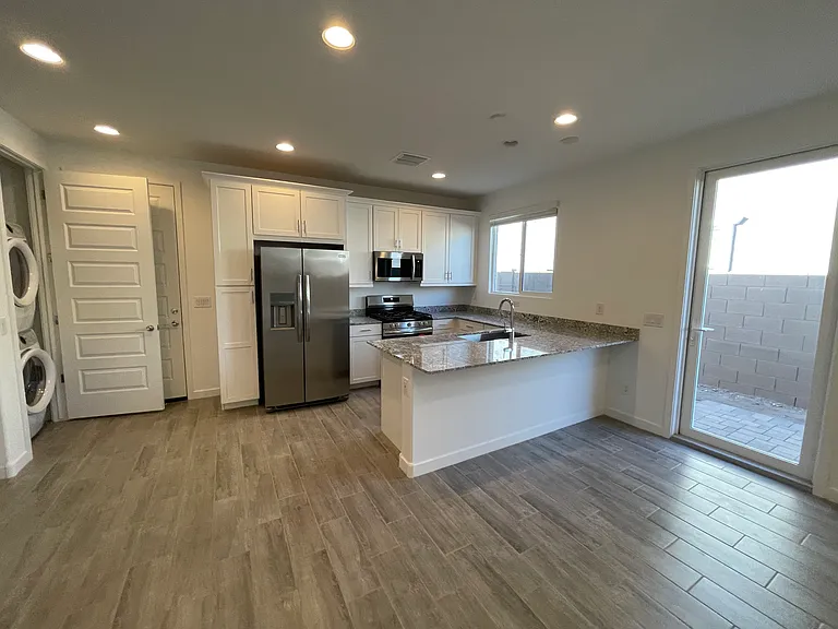 3315 S Piedra — Photo 3