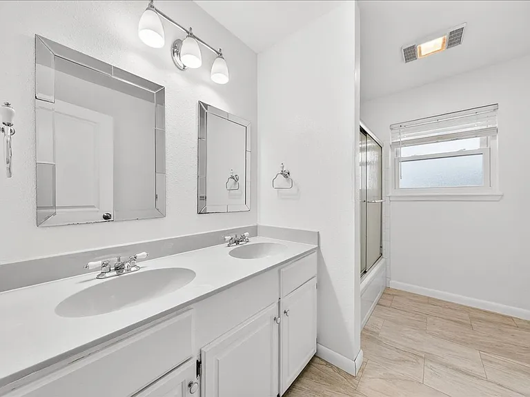 5025 Romford Dr — Photo 35