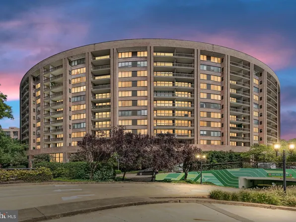 1805 Crystal Dr APT 1106S, Arlington, VA 22202
