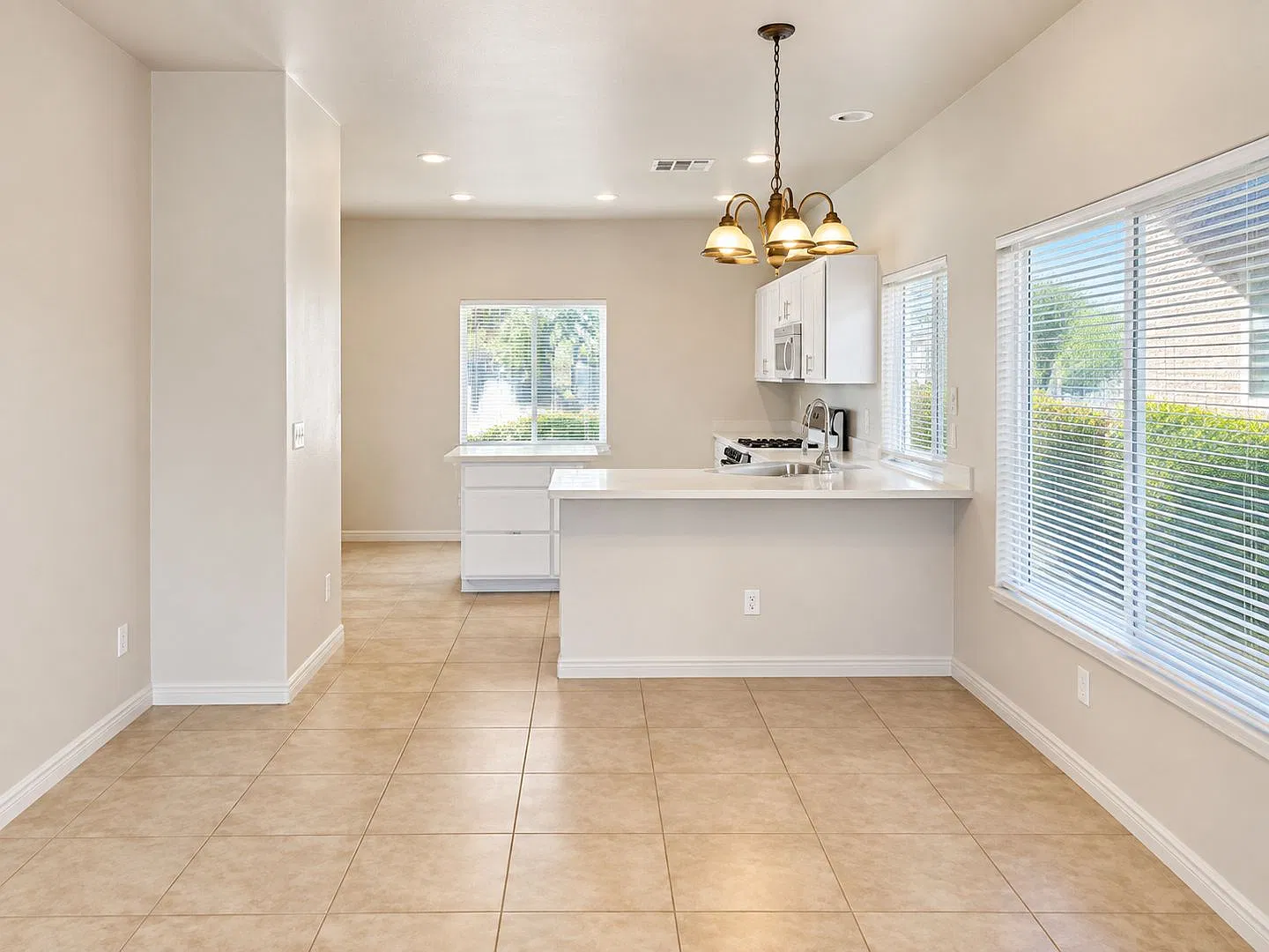 Recently Renovated Single Family Home In The Heart Of Summerlin — Photo 3