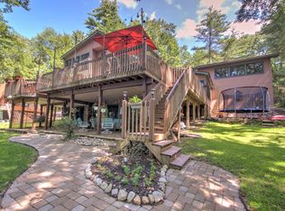 104 Sand Ct, Paupack, PA 18451