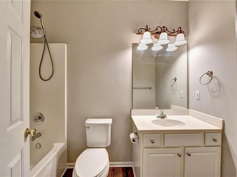 410 Ruby Forest Pkwy — Photo 23