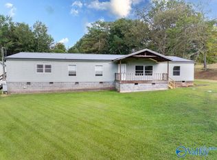 256 Green Briar Cove Rd, Union Grove, AL 35175