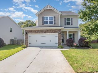 214 Rivers Edge Cir, Simpsonville, SC 29680