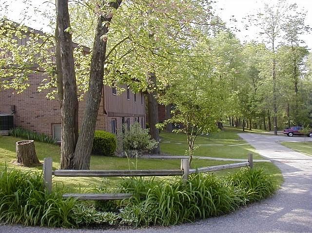 2nd image of 2253 Shawnee Dr APT 4