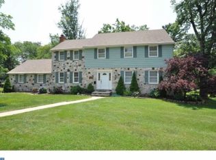 144 Ramblewood Rd, Moorestown, NJ 08057