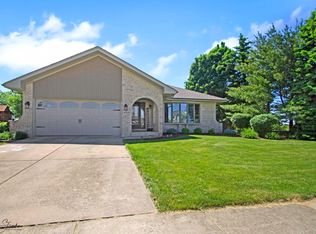 18700 London Ln, Mokena, IL