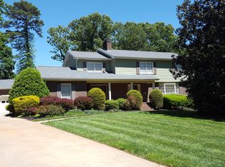 1370 5th Street Cir NW, Hickory, NC 28601