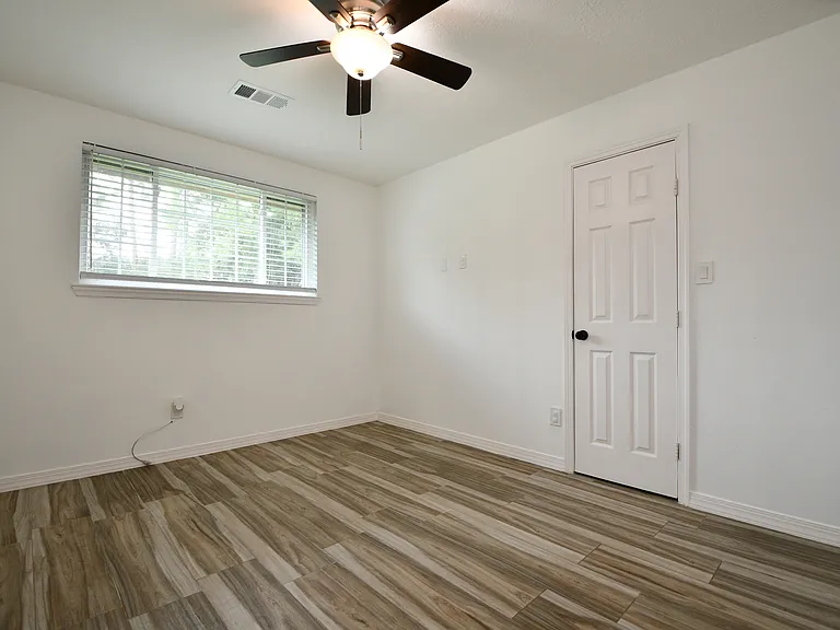 5951 Beaudry Dr — Photo 33