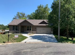 516 Nancy Ct, Troy, IL