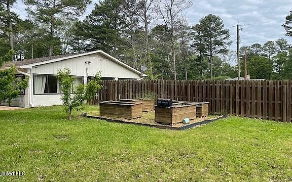 3rd image of 108 Azalea Dr