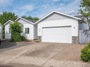 871 Columbia Dr, Molalla, OR