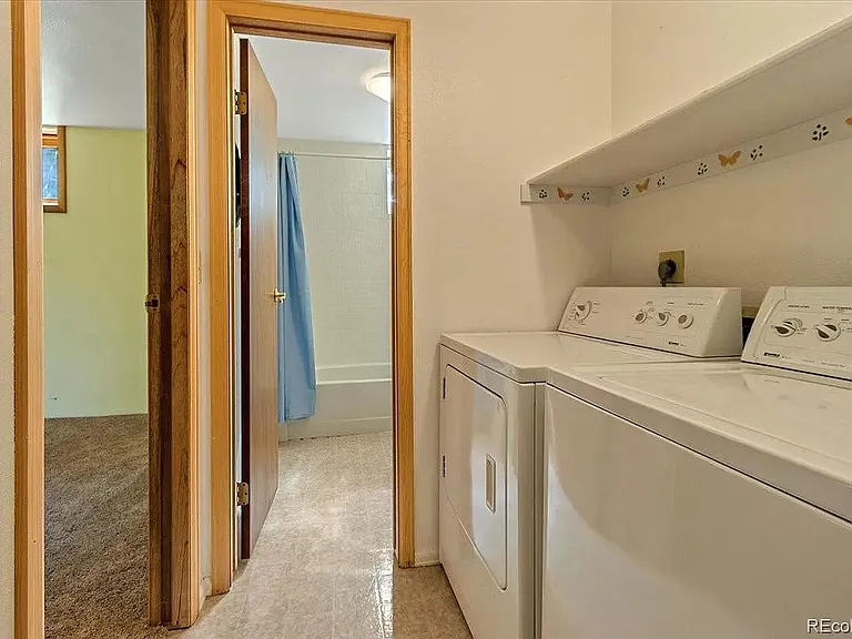 8562 Martin Ln — Photo 12